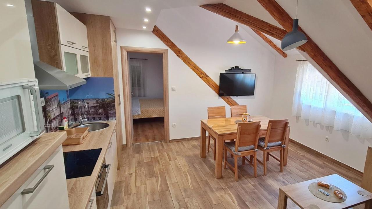 Attic Split Apartment Near City Centre Exterior foto